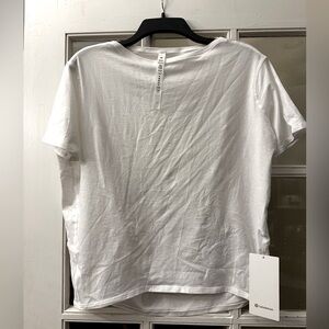 Lululemon NWT Back in Action White Short Sleeve Size 2